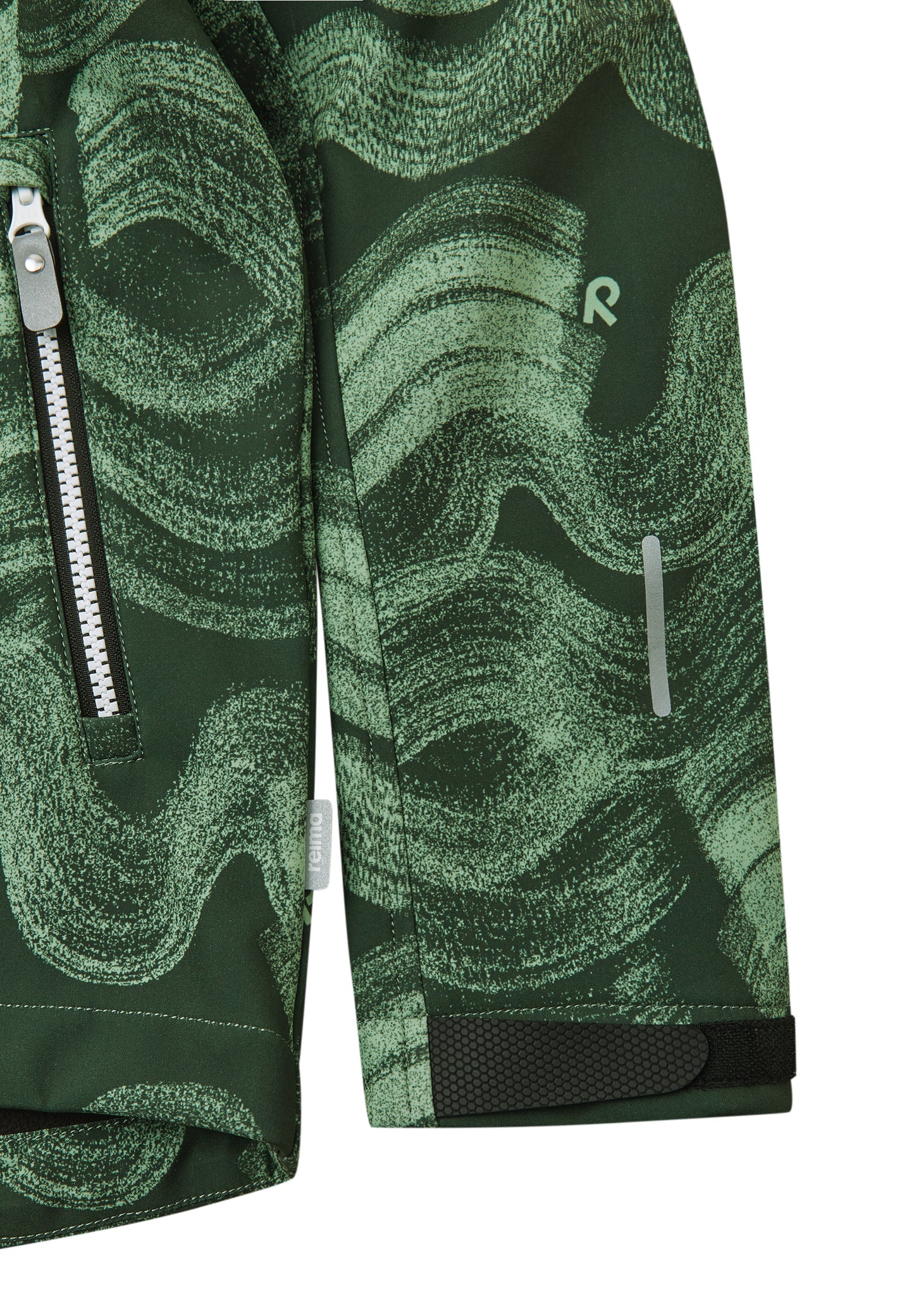 REIMA gefütterte Softshell-Jacke<br> Aitoo<br> Gr. 140, 146, 152, 158, 164 <br>aussen Softshell<br>innen weiches Fleece <br>regulierbare Ärmelbündchen<br> WS 10'000 mm