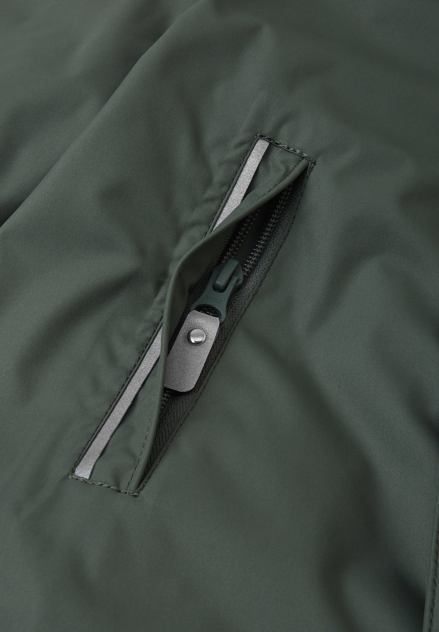 REIMA TEC Winteroverall/Skianzug<br> Gotland <br>Gr. 74 bis 98<br> Po-Bereich extra dick isoliert<br> auch ohne Kunst-Pelz tragbar<br> abnehmbare Fuss-Schlaufen<br> WS >12'000 mm