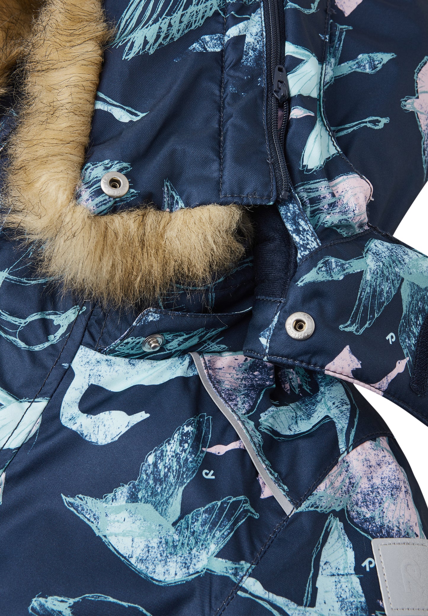 REIMA TEC+ Winteroverall/Skianzug <br>Kipina <br>Gr. 104 bis 140 <br>extra robuster Po-Bereich <br> Taille regulierbar <br> Beinende mit Druckknopf erweiterbar<br>auch ohne Kunstpelz tragbar <br>abnehmbare Fuss-Schlaufen<br> WS 12'000 mm