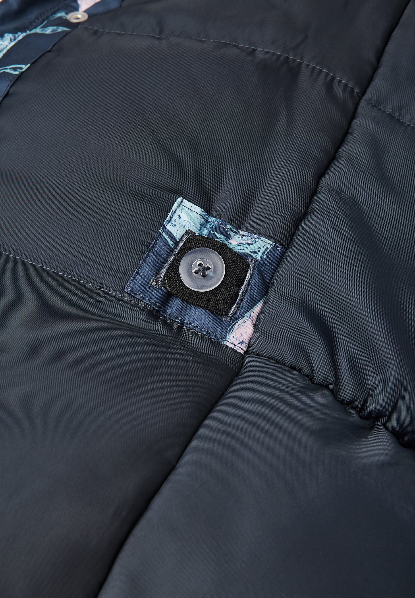 REIMA TEC+ Winteroverall/Skianzug <br>Kipina <br>Gr. 104 bis 140 <br>extra robuster Po-Bereich <br> Taille regulierbar <br> Beinende mit Druckknopf erweiterbar<br>auch ohne Kunstpelz tragbar <br>abnehmbare Fuss-Schlaufen<br> WS 12'000 mm