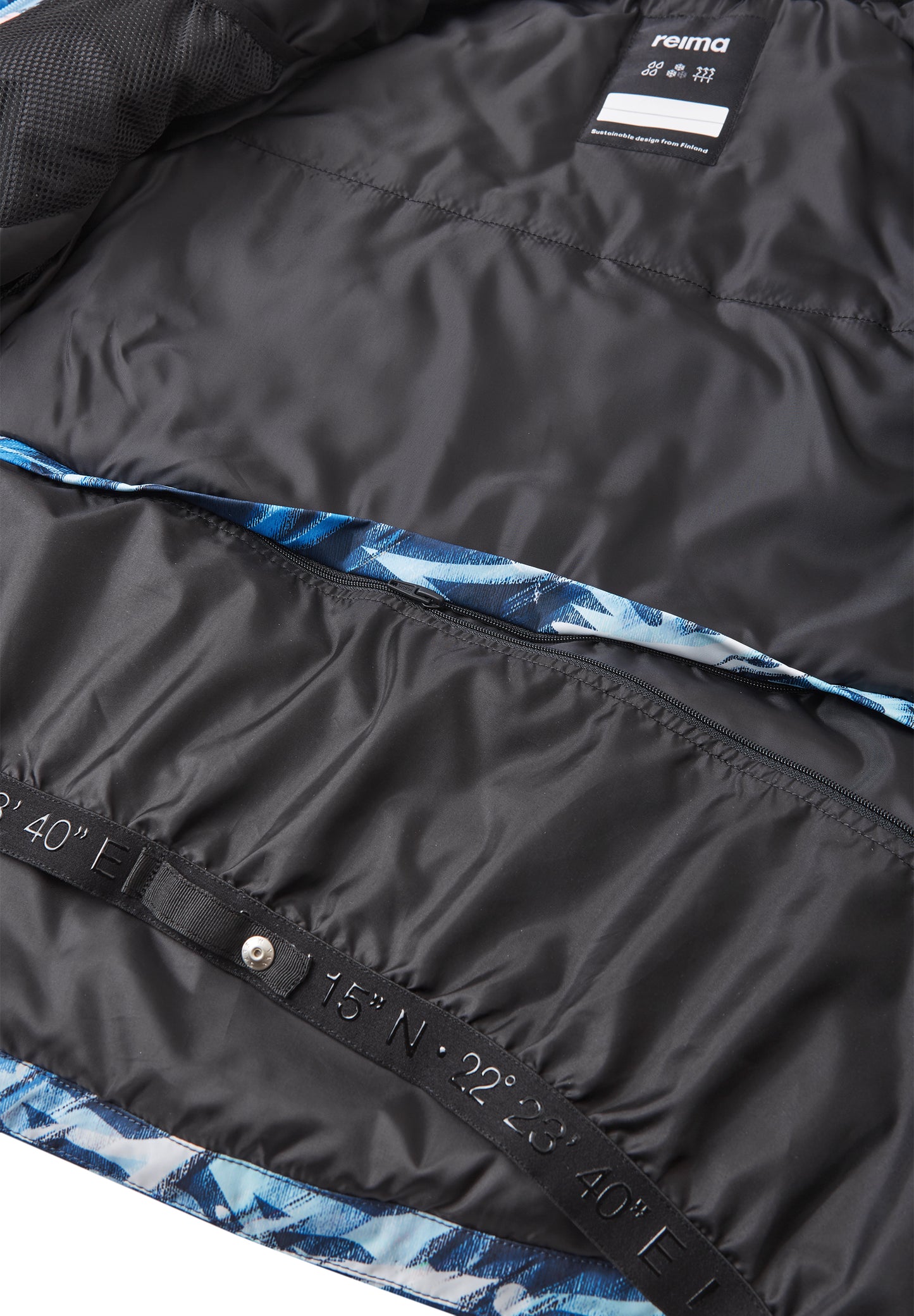 REIMA TEC Skijacke/Winterjacke Posio <br>Gr. 146, 158, 164<br> Schneefang & verstellbare Ärmelbündchen mit Lycraeinsätzen<br> Lüftungs-Reissverschlüsse & wasserabweisende Taschen- und Front-Reissverschlüsse <br>funktionelle Details<br> WS 12'000 mm