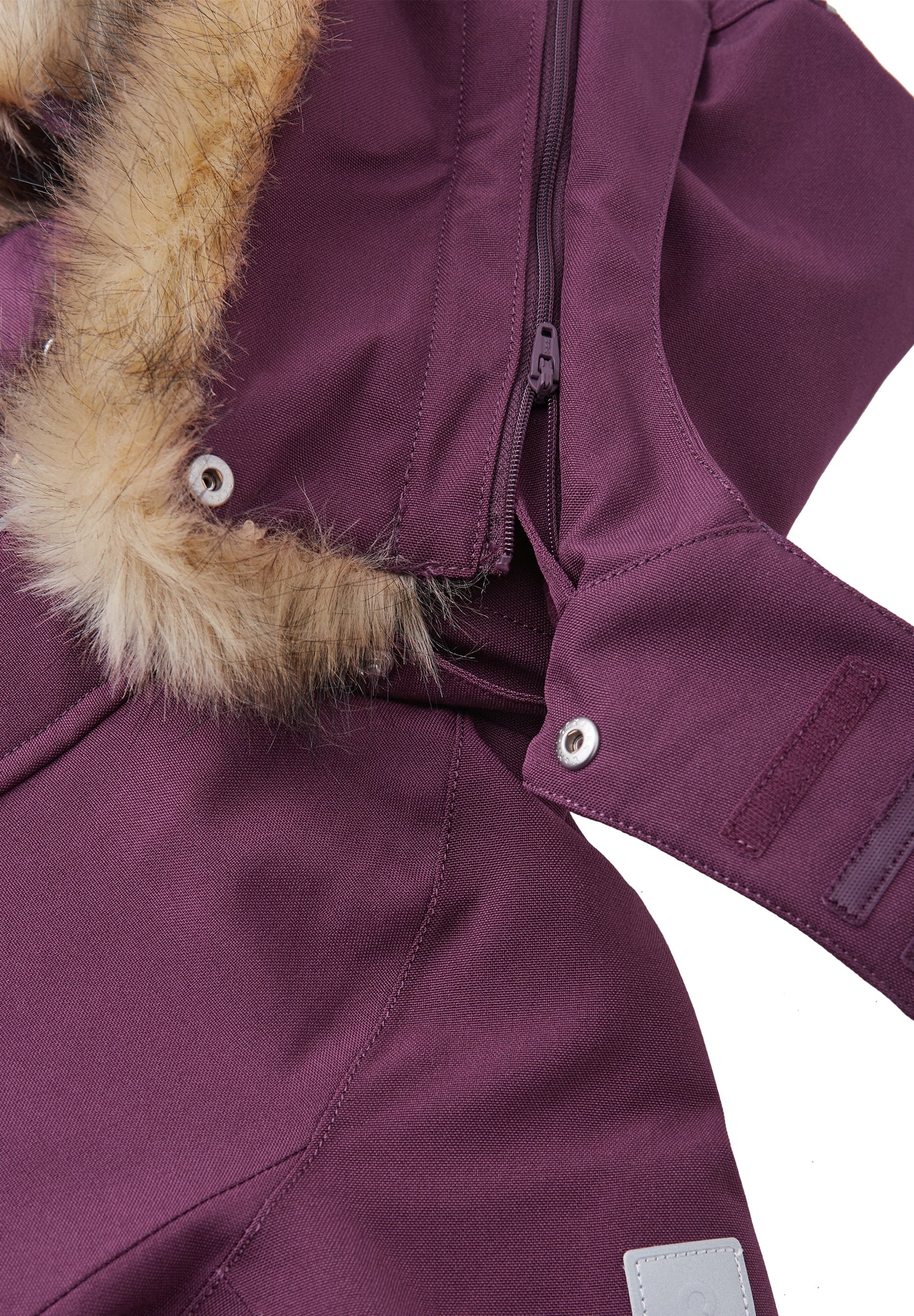 REIMA TEC+ Winteroverall/Skianzug <br>Trondheim <br>Gr. 110 bis 140 <br>extra robuster Po- und Knie/Schienbeinbereich <br> Taille regulierbar <br> Druckknopf am Beinende<br>auch ohne Kunstpelz tragbar <br>abnehmbare Fuss-Schlaufen<br> WS 10'000 mm