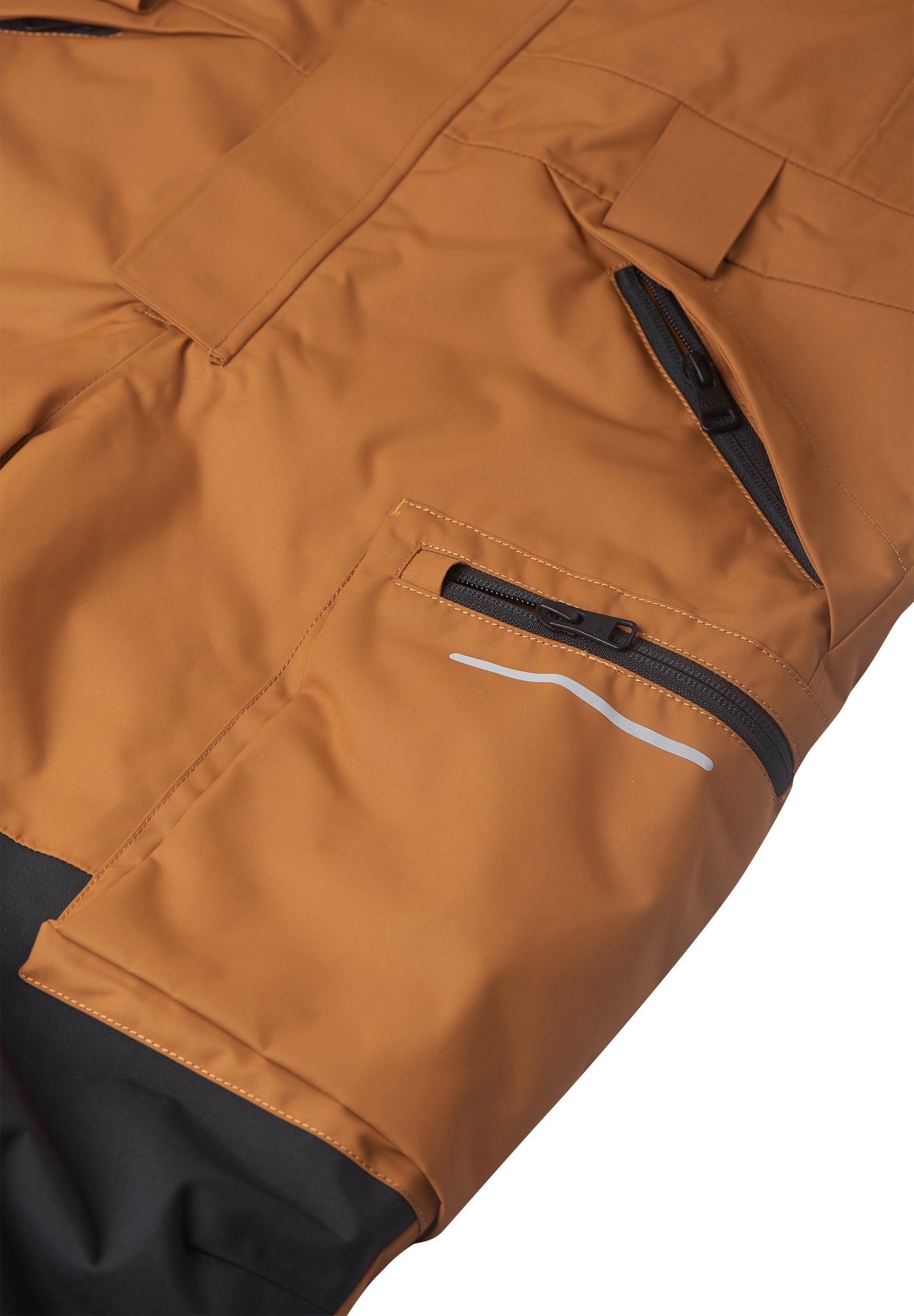 REIMA TEC+ Winteroverall/Skianzug <br>Utsjoki<br>Gr.140,152,158 <br>extra robuster Po-/Knie-/Schienbeinbereich <br>verstellbare Ärmelbündchen&Lycra-Einsätze <br>Taille regulierbar<br>Schneefang am Beinende <br>funktionelle Details <br>WS 12'000 mm