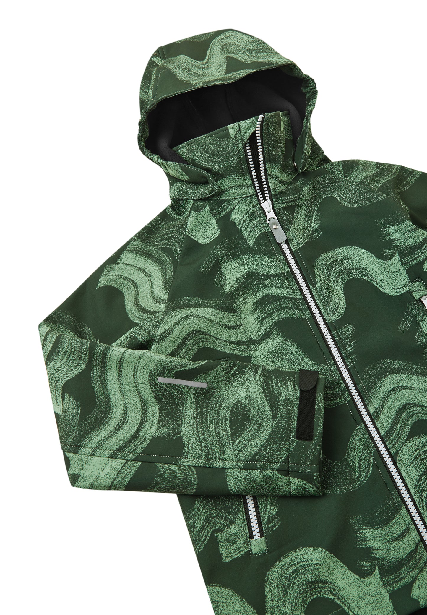 REIMA gefütterte Softshell-Jacke<br> Aitoo<br> Gr. 140, 146, 152, 158, 164 <br>aussen Softshell<br>innen weiches Fleece <br>regulierbare Ärmelbündchen<br> WS 10'000 mm