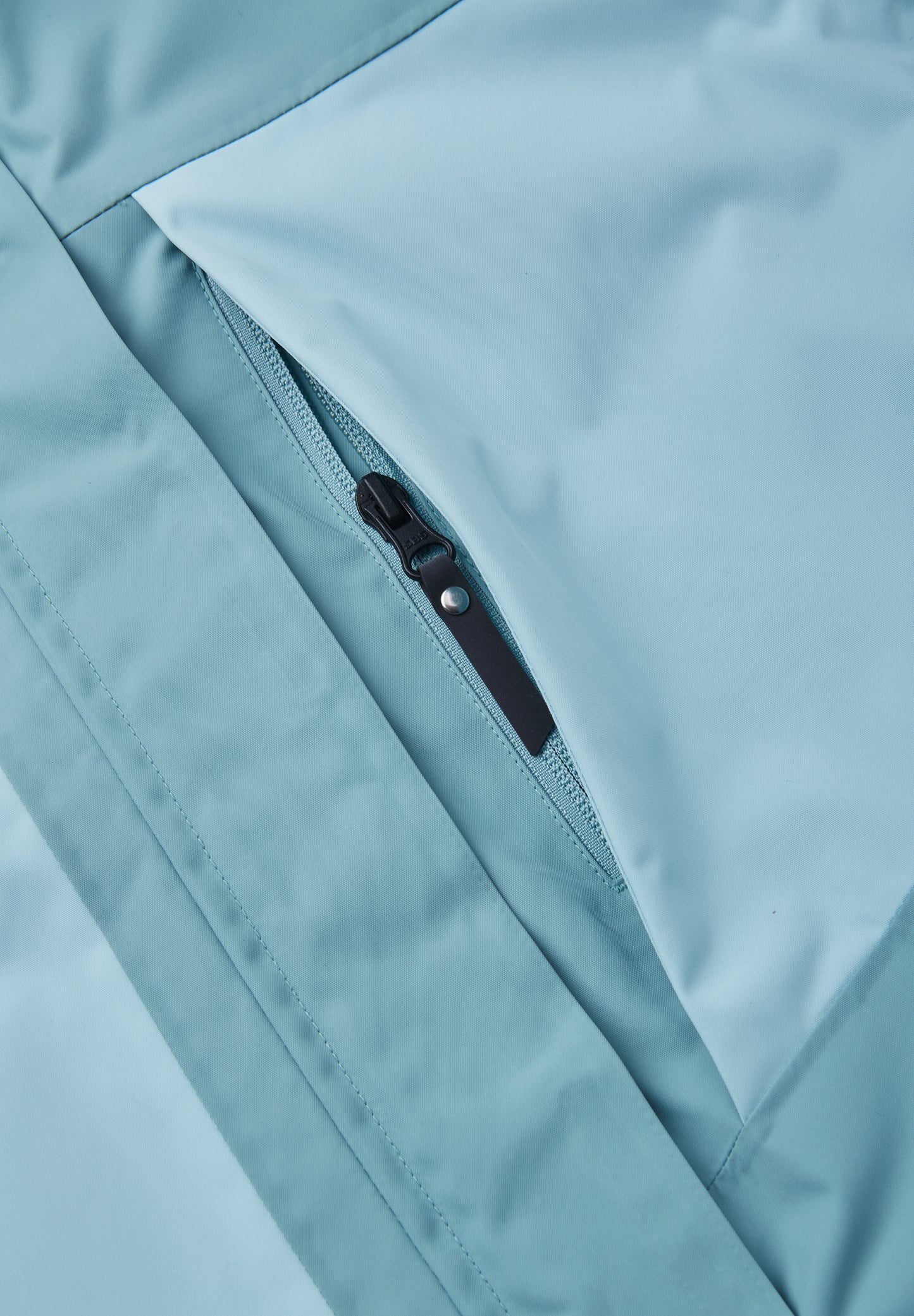 REIMA TEC+ Winteroverall/Skianzug <br>Lemmenjoki<br> Gr. 152 bis 164 <br>extra robuster Po-und Knie/Schienbeinbereich<br>verstellbare Ärmelbündchen & Lycra-Einsätze <br>Taille regulierbar<br>Schneefang am Beinende <br>funktionelle Details <br>WS 12'000 mm