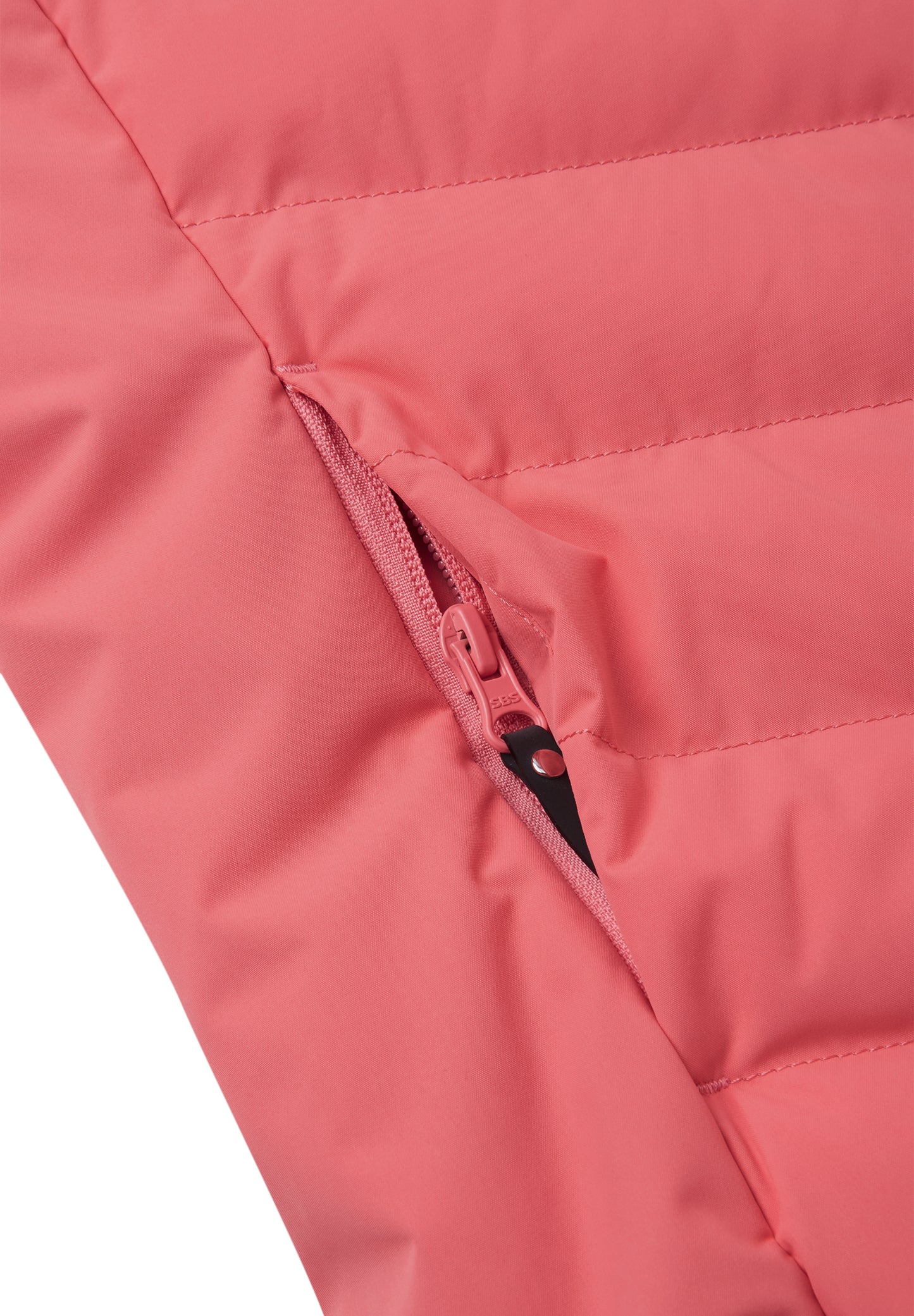 REIMA Primaloft-Skijacke/Winterjacke<br> Luppo <br>Gr. 122, 128, 134, 146, 152, 158,<br> mit Primaloft (künstliche Daune) wattiert<br> Schneefang & verstellbare Ärmelbündchen mit Lycraeinsätzen<br> funktionelle Detail <br> WS 15'000 mm