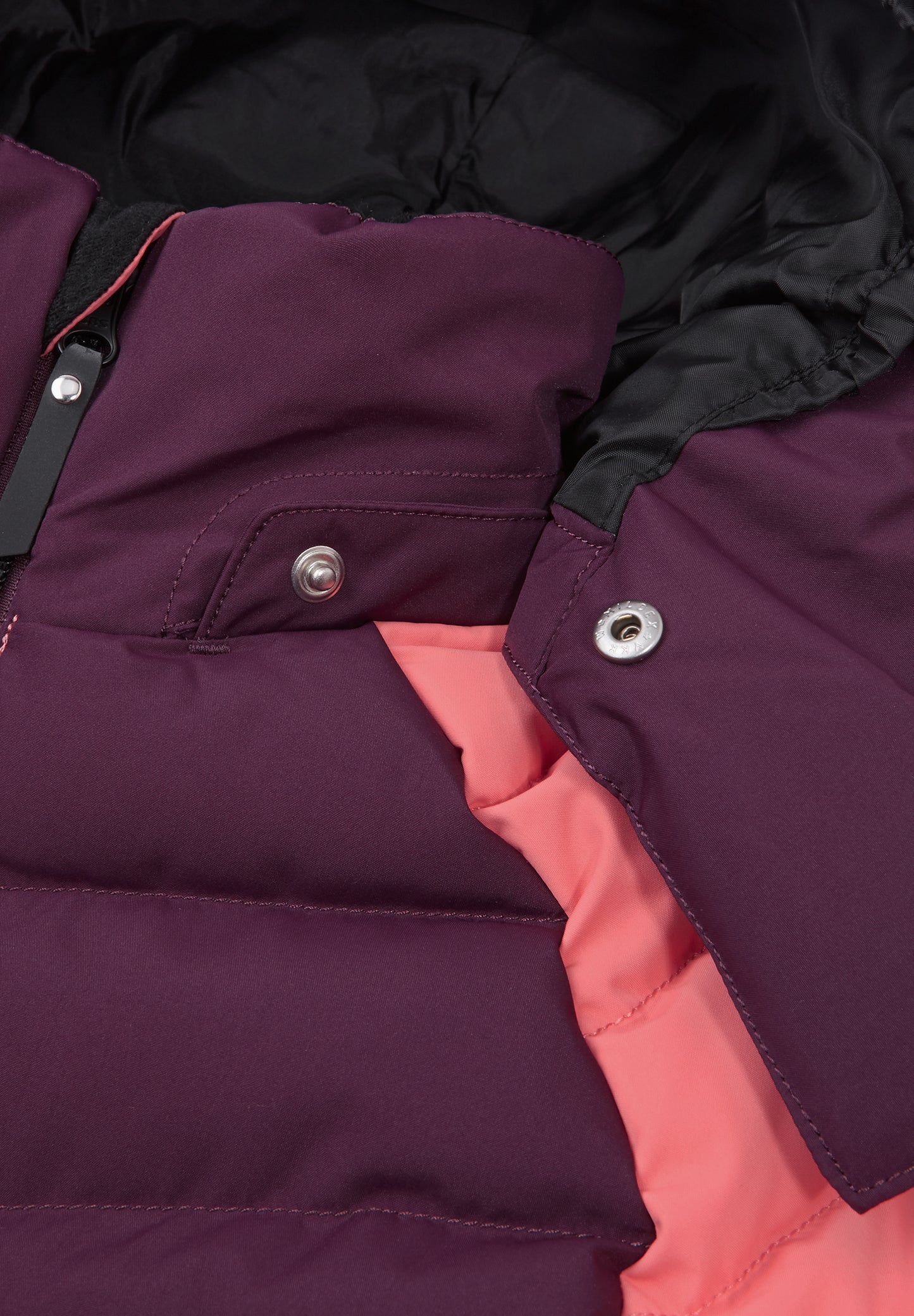 REIMA Primaloft-Skijacke/Winterjacke<br> Luppo <br>Gr. 122, 128, 134, 146, 152, 158,<br> mit Primaloft (künstliche Daune) wattiert<br> Schneefang & verstellbare Ärmelbündchen mit Lycraeinsätzen<br> funktionelle Detail <br> WS 15'000 mm