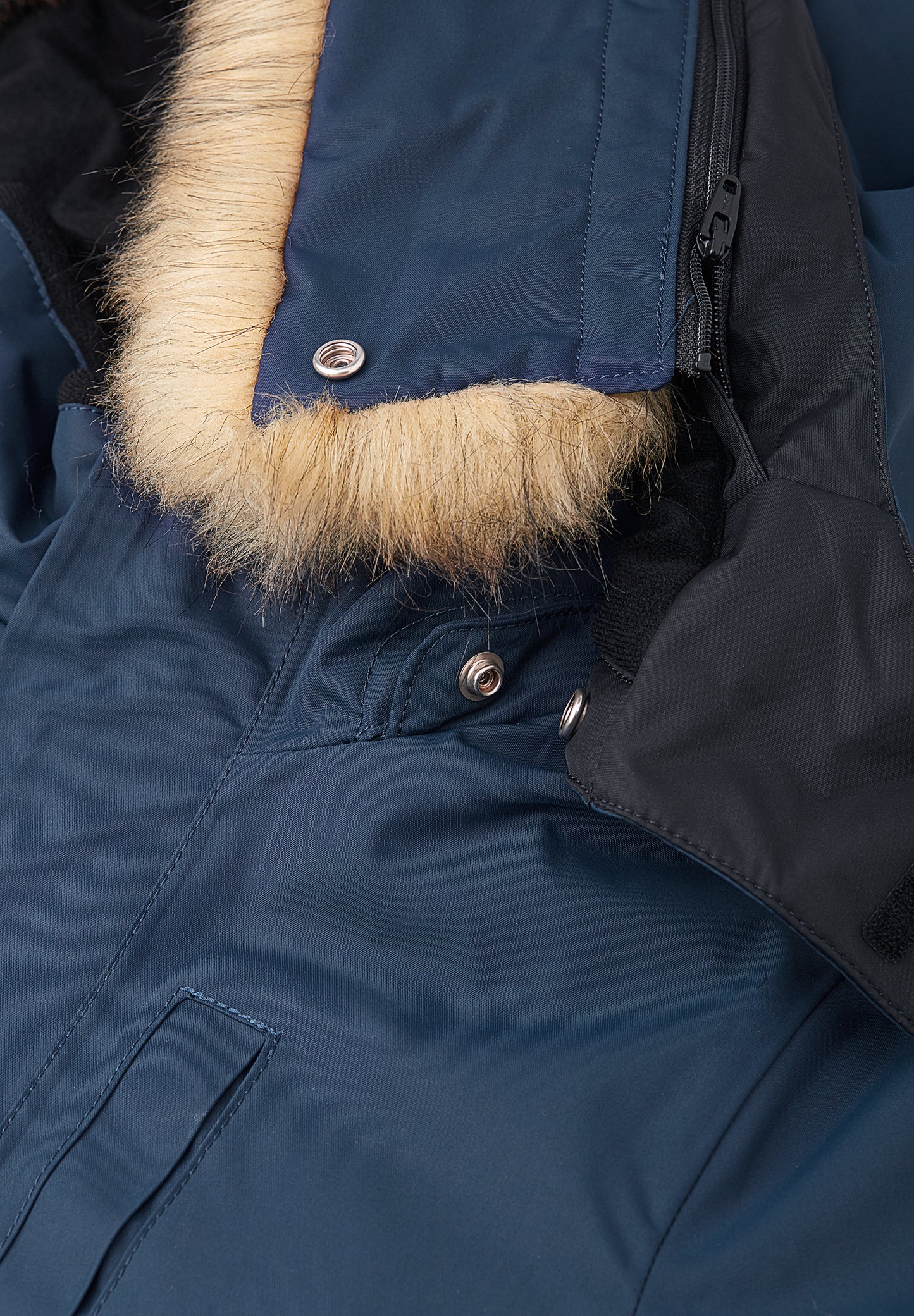 REIMA TEC warme Winterjacke/Parka Naapuri <br> Gr. 128 bis 164<br> auch ohne Kunst-Pelz tragbar<br> 100% wasserdicht<br> warm wattiert mit Fellex (hochwertige künstliche Daune) <br> WS 12'000 mm
