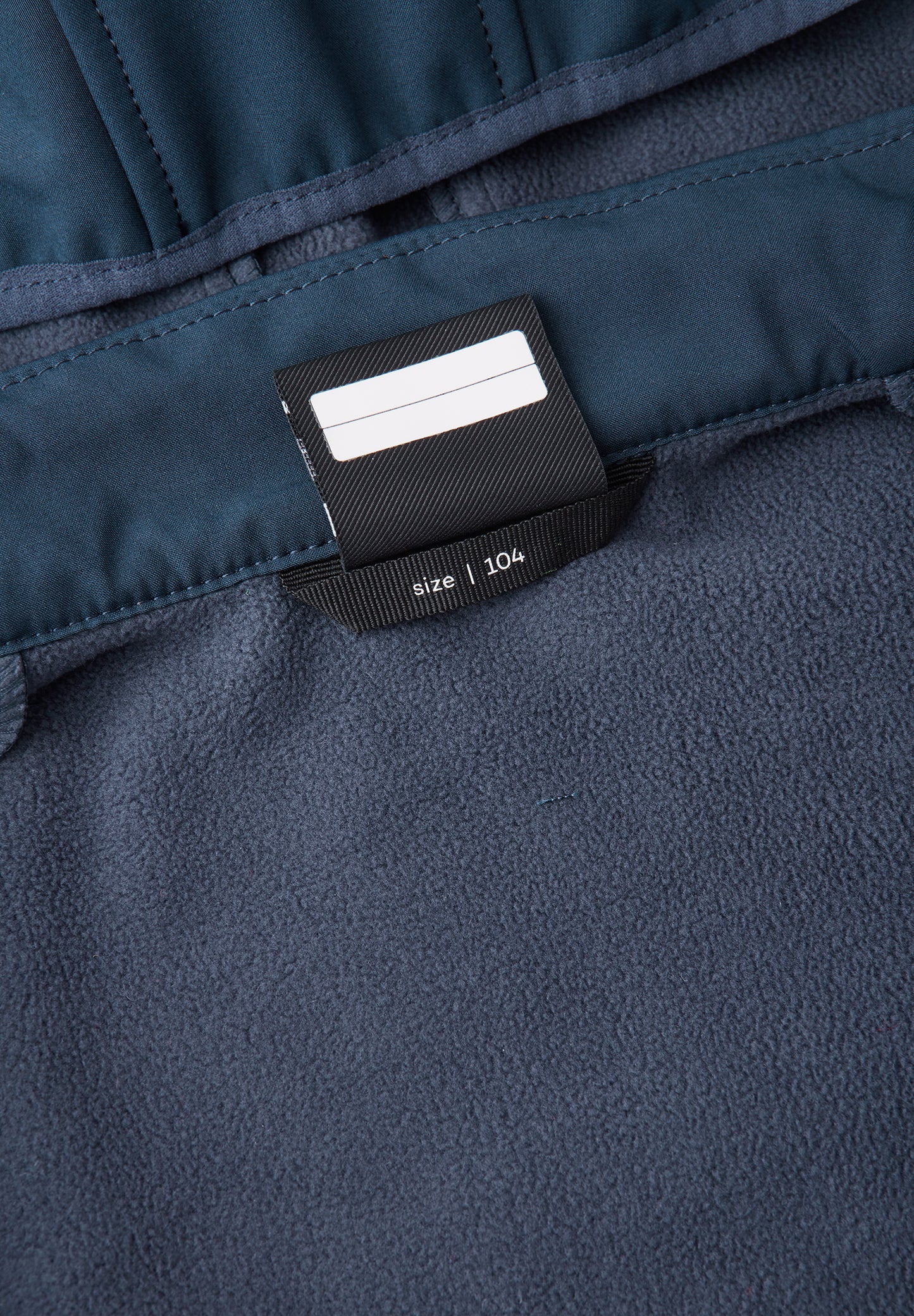 Reima gefütterter Softshell-Overall<br> Nurmes<br>Waldspielgruppe, Outdoor, KiTa<br> Gr. 104, 110, 116, 122, 128<br> innen weiches Fleece, aussen Softshell<br> Bein- und Po extra strapazierfähig<br> abnehmbare Fussgummi<br> WS 10'000 mm