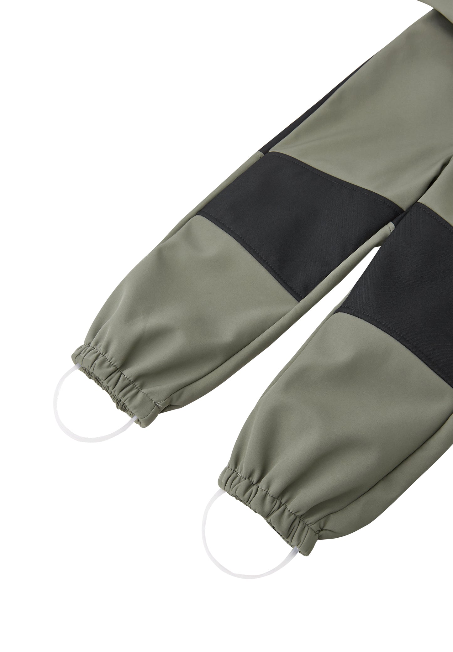 Reima gefütterter Softshell-Overall<br> Nurmes<br>Waldspielgruppe, Outdoor, KiTa<br> Gr. 104, 110, 116, 122, 128<br> innen weiches Fleece, aussen Softshell<br> Bein- und Po extra strapazierfähig<br> abnehmbare Fussgummi<br> WS 10'000 mm