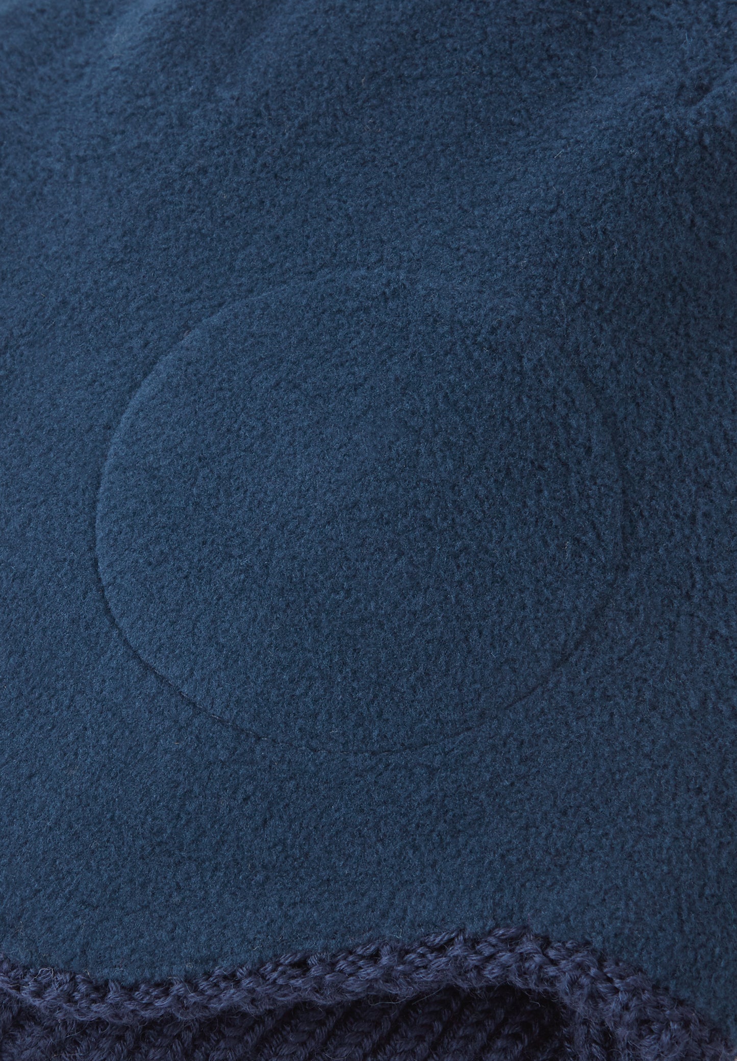 Reima Mütze mit Bändel <br>Pilkotus <br>Gr. 48, 50, 52<br>eingenähtes reflektierendes Garn <br>innen hautfreundliches Fleece<br> aussen warmer, wasserabweisender Woll-Mix<br> Windstopper-Membrane im Ohrbereich