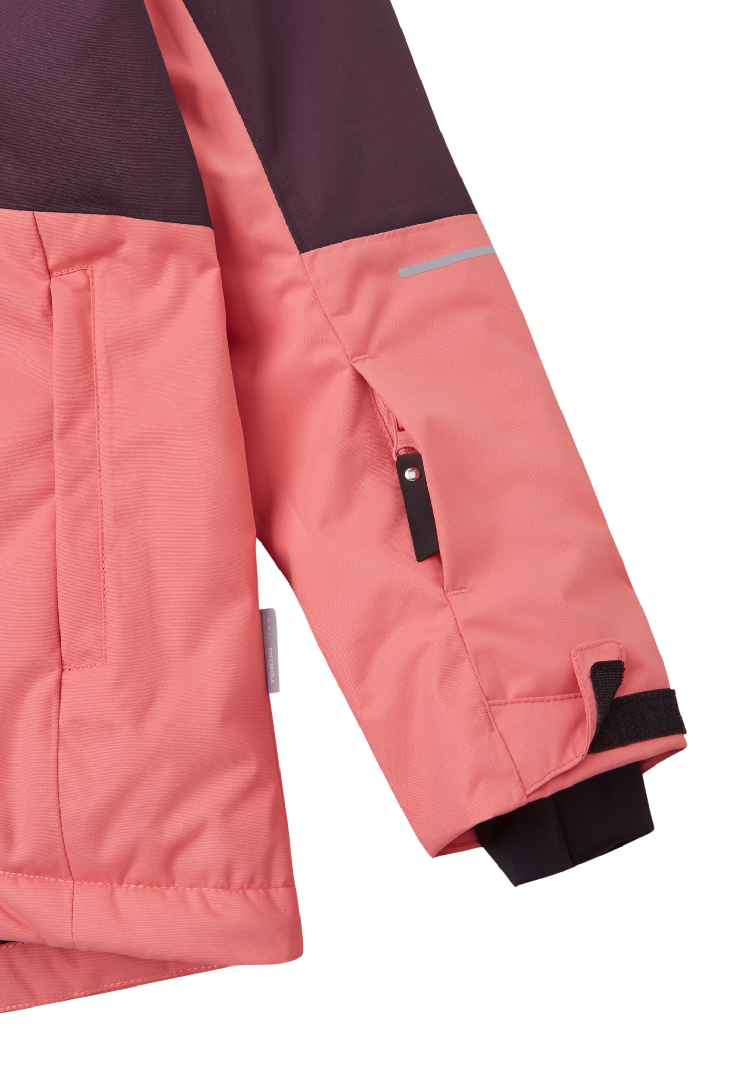 REIMA TEC Skijacke/Winterjacke Soppela <br>Gr. 110, 128, 134, 140, 146, 152, 158, 164 <br> Schneefang & verstellbare Ärmelbündchen mit Lycraeinsätzen<br> funktionelle Details<br> WS 10'000 mm