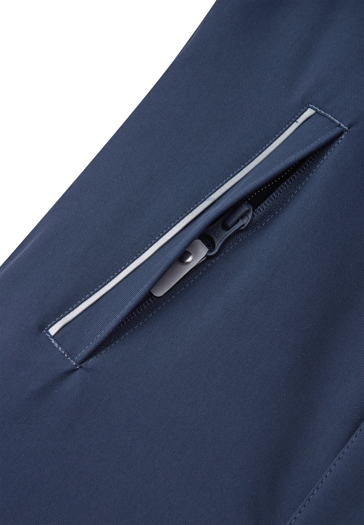 REIMA TEC+ Winteroverall/Skianzug <br>Stavanger <br>Gr. 104 bis 140 <br>extra robuster Po- und Knie/Schienbeinbereich <br> Taille regulierbar <br>auch ohne Kunstpelz tragbar <br>abnehmbare Fuss-Schlaufen<br> WS 12'000 mm