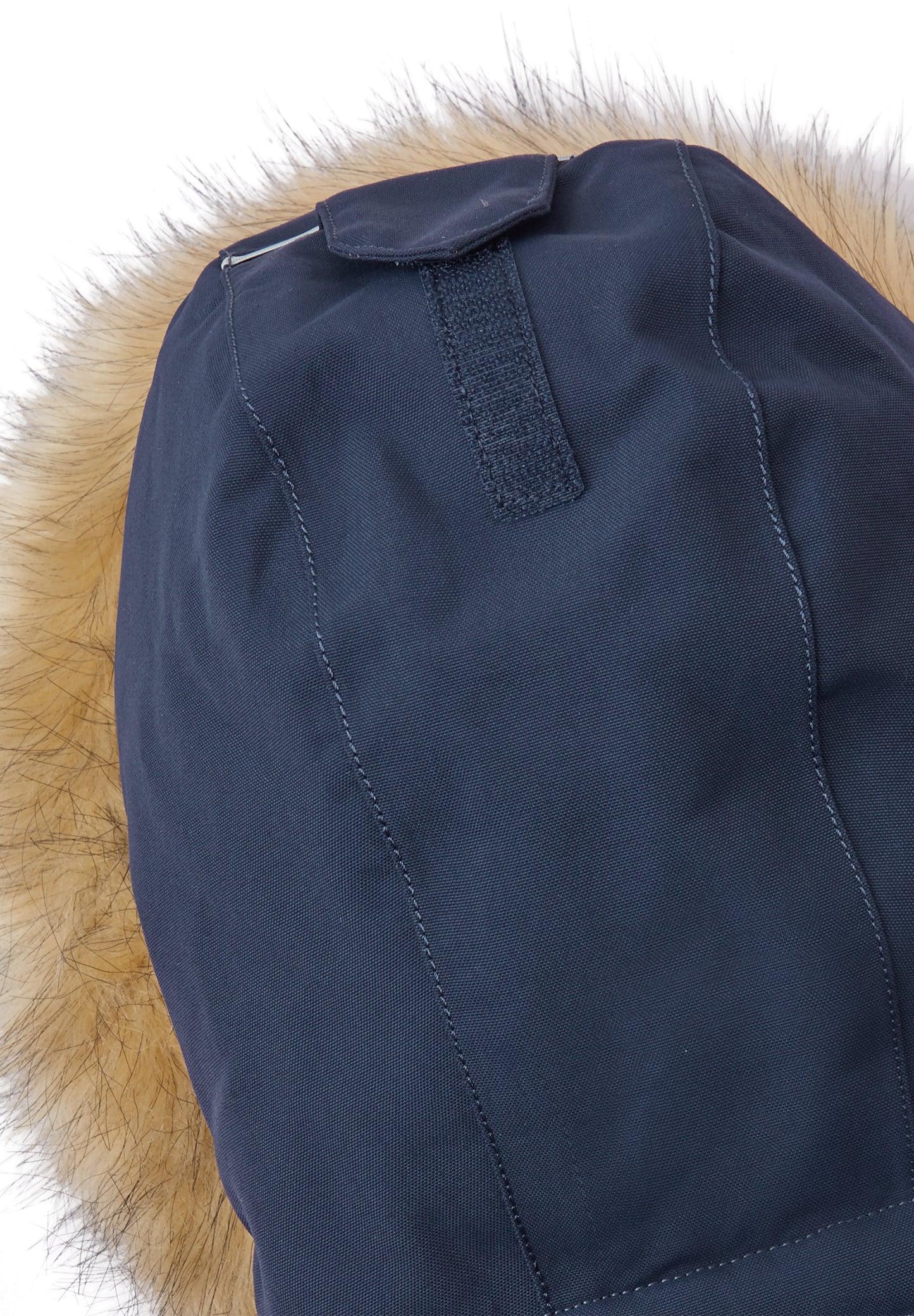 REIMA TEC+ Winteroverall/Skianzug <br>Stavanger <br>Gr. 104 bis 140 <br>extra robuster Po- und Knie/Schienbeinbereich <br> Taille regulierbar <br>auch ohne Kunstpelz tragbar <br>abnehmbare Fuss-Schlaufen<br> WS 12'000 mm