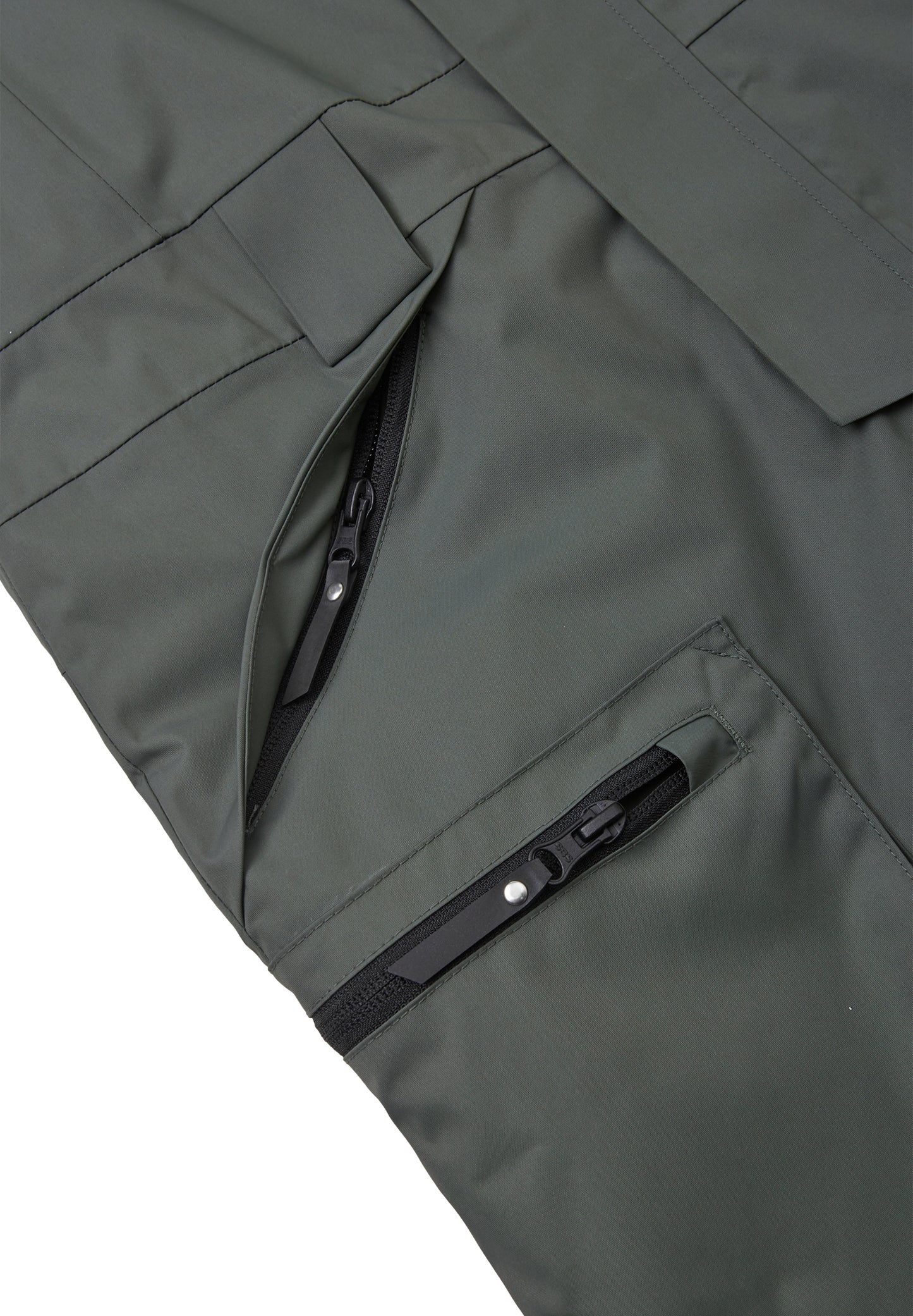 REIMA TEC+ Winteroverall/Skianzug <br>Utsjoki<br>Gr.140,152,158 <br>extra robuster Po-/Knie-/Schienbeinbereich <br>verstellbare Ärmelbündchen&Lycra-Einsätze <br>Taille regulierbar<br>Schneefang am Beinende <br>funktionelle Details <br>WS 12'000 mm