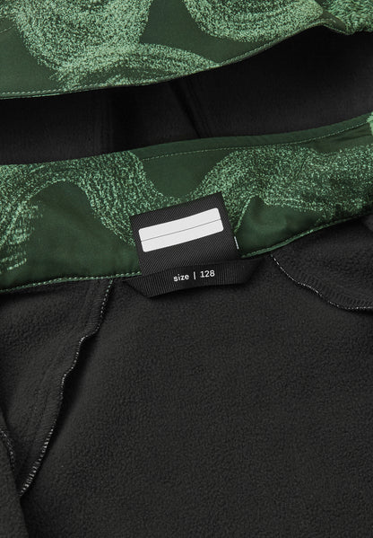 REIMA gefütterte Softshell-Jacke<br> Aitoo<br> Gr. 164 <br>aussen Softshell<br>innen weiches Fleece <br>regulierbare Ärmelbündchen<br> WS 10'000 mm