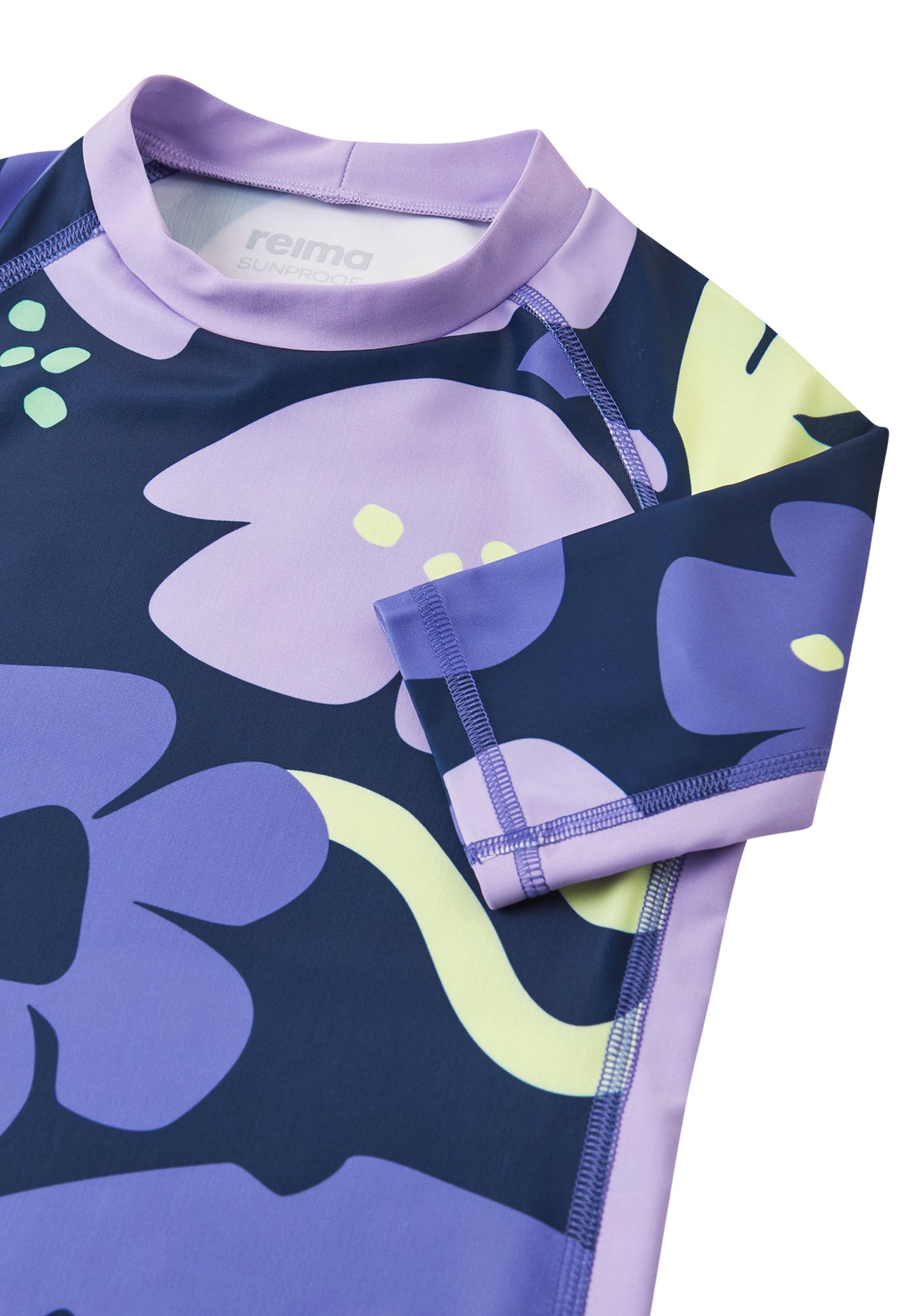 REIMA Badeshirt<br> Joonia<br>Gr. 104, 110, 116, 128, 134, 140<br> UV-Schutzfaktor 50+<br> schnelltrocknend