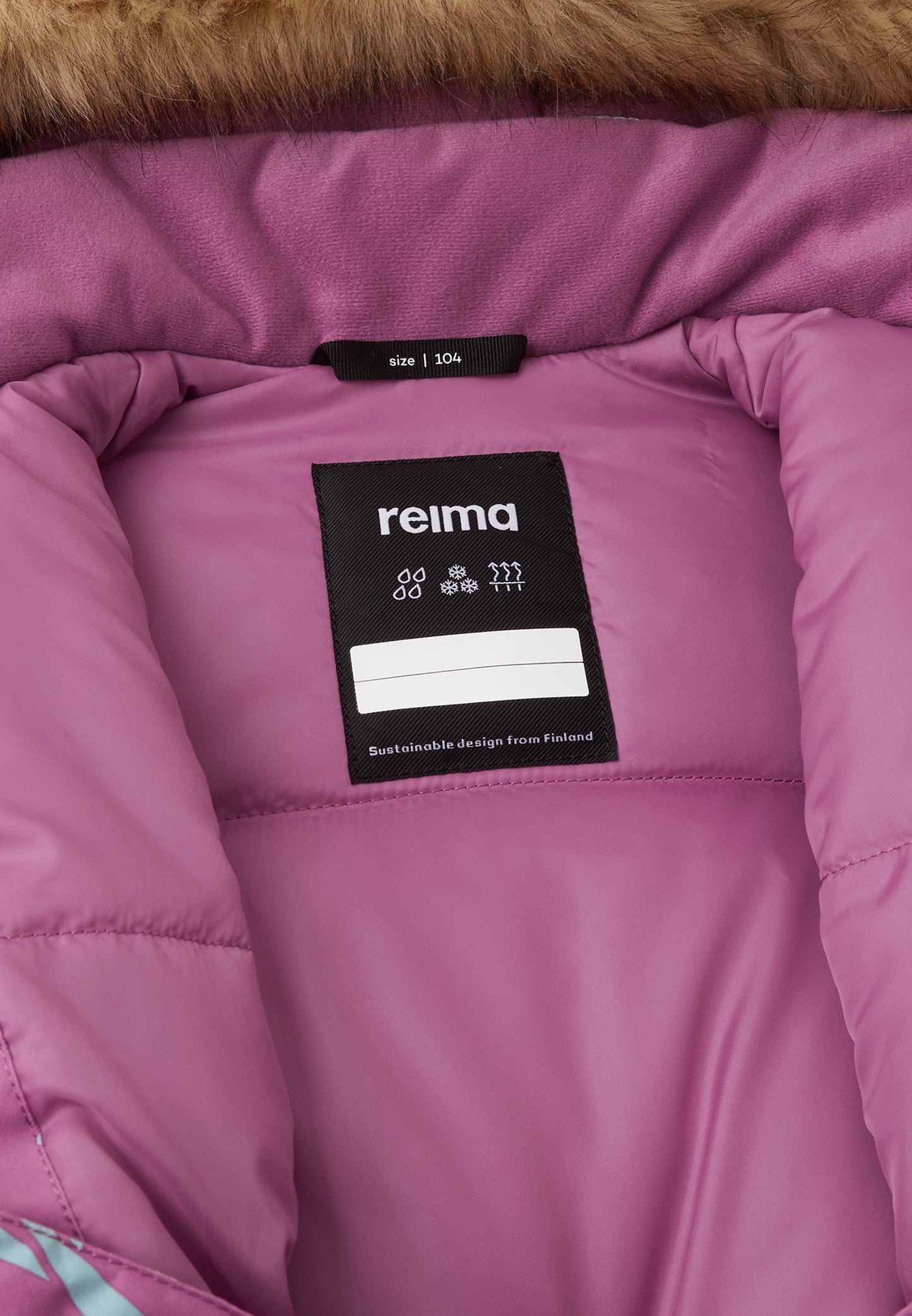 REIMA TEC+ Winteroverall/Skianzug <br>Kipina <br>Gr. 128<br>extra robuster Po-Bereich <br>Taille regulierbar<br> Beinende mit Druckknopf erweiterbar<br> Kunstpelz abnehmbar <br>abnehmbare Fuss-Schlaufen<br> extra warm<br> WS 12'000 mm