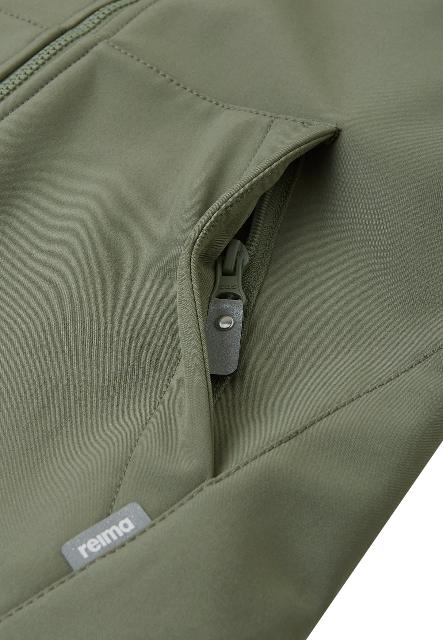 REIMA gefütterte Softshell-Jacke <br>Koivula <br>Gr. 152, 164<br> aussen Softshell <br>innen weiches Fleece <br>WS 10'000 mm