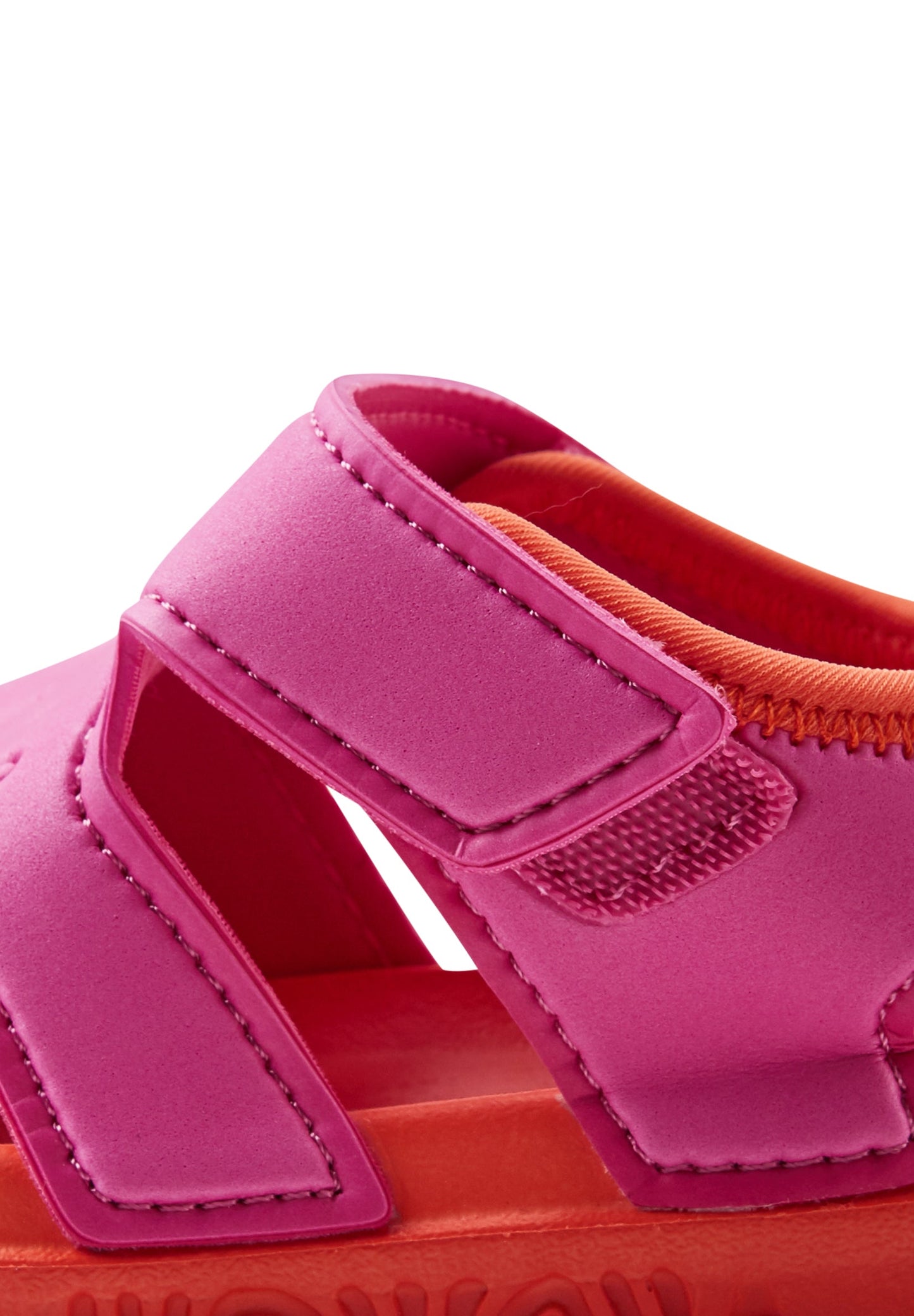 Reima Sandalen / Badesandalen AKTIONSFARBE<br> Koralli <br>Gr. 22, 23, 26, 27, 29<br> leicht & weich<br> zwei Klettverschlüsse seitlich für selbstständiges Anziehen<br> auch im/am Wasser geeignet