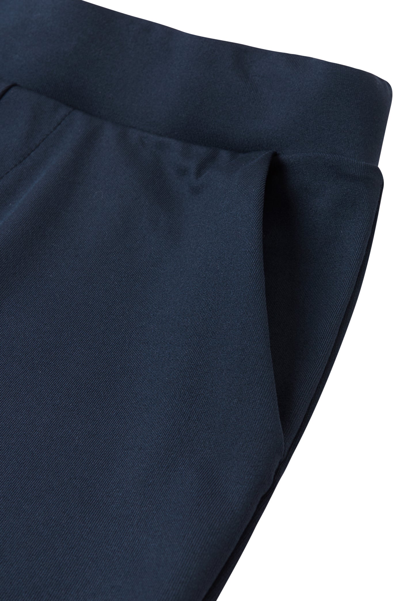 REIMA leichte Hose/Joggers<br> Luottaa<br> Gr. 104, 116, 122, 128, 134, 140, 146, 152<br>atmungsaktiv und schnelltrocknend<br> UV-Schutz 50+<br> für Sport, Alltag & Zuhause