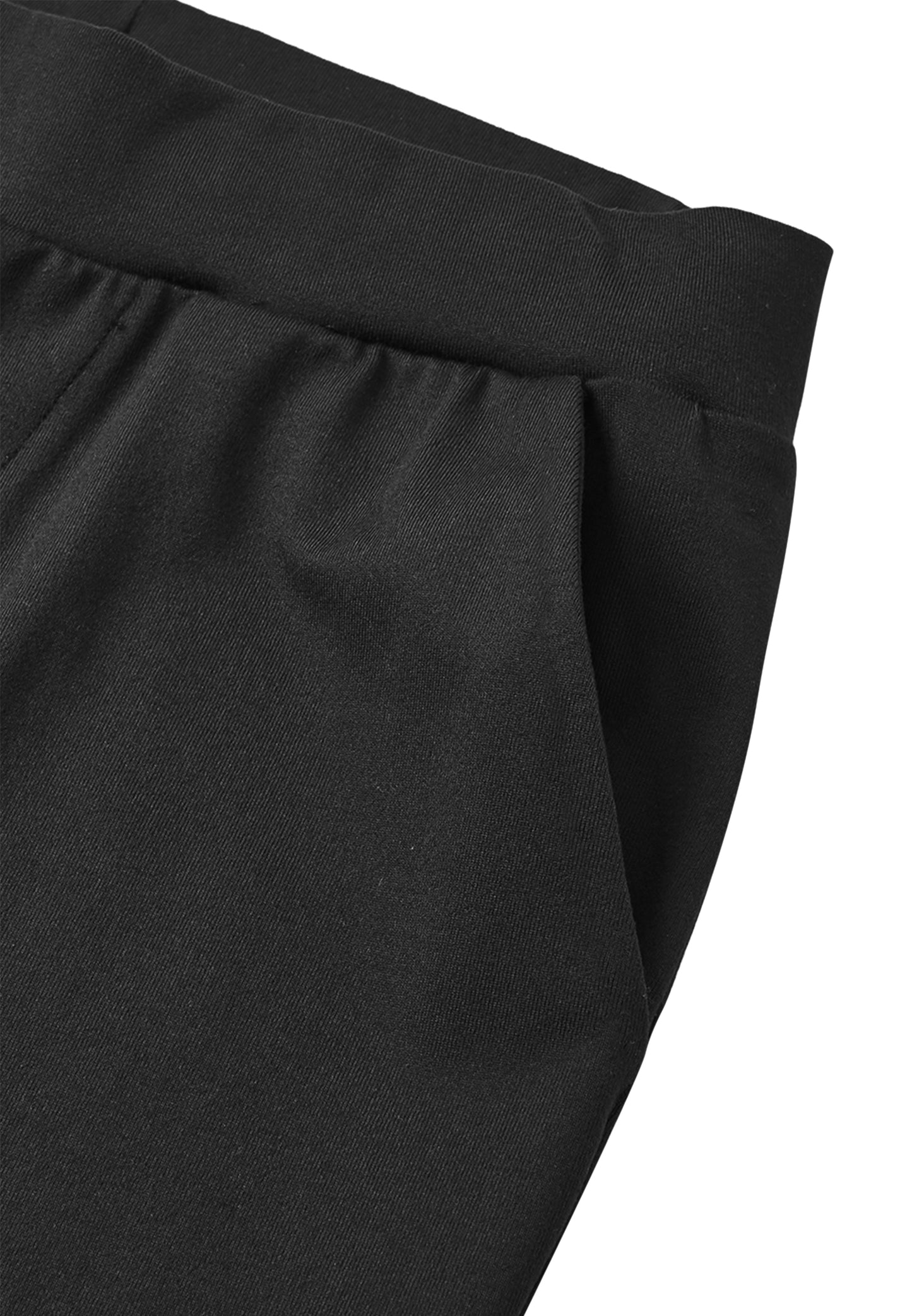 REIMA leichte Hose/Joggers<br> Luottaa<br> Gr. 104, 122, 146, 152, 164<br>atmungsaktiv und schnelltrocknend<br> UV-Schutz 50+<br> für Sport, Alltag & Zuhause