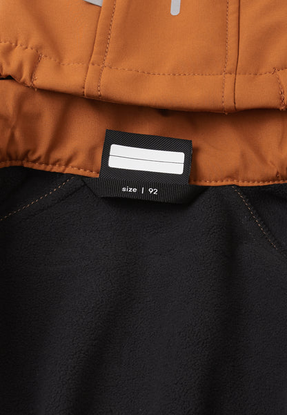 REIMA gefütterter Softshell-Overall<br> Mjosa <br>Waldspielgruppe, Outdoor, KiTa<br> Gr. 86 - 98<br> innen warmes Fleece<br> Bein- und Po extra strapazierfähig<br> abnehmbare Fussgummi<br> WS 12'000 mm