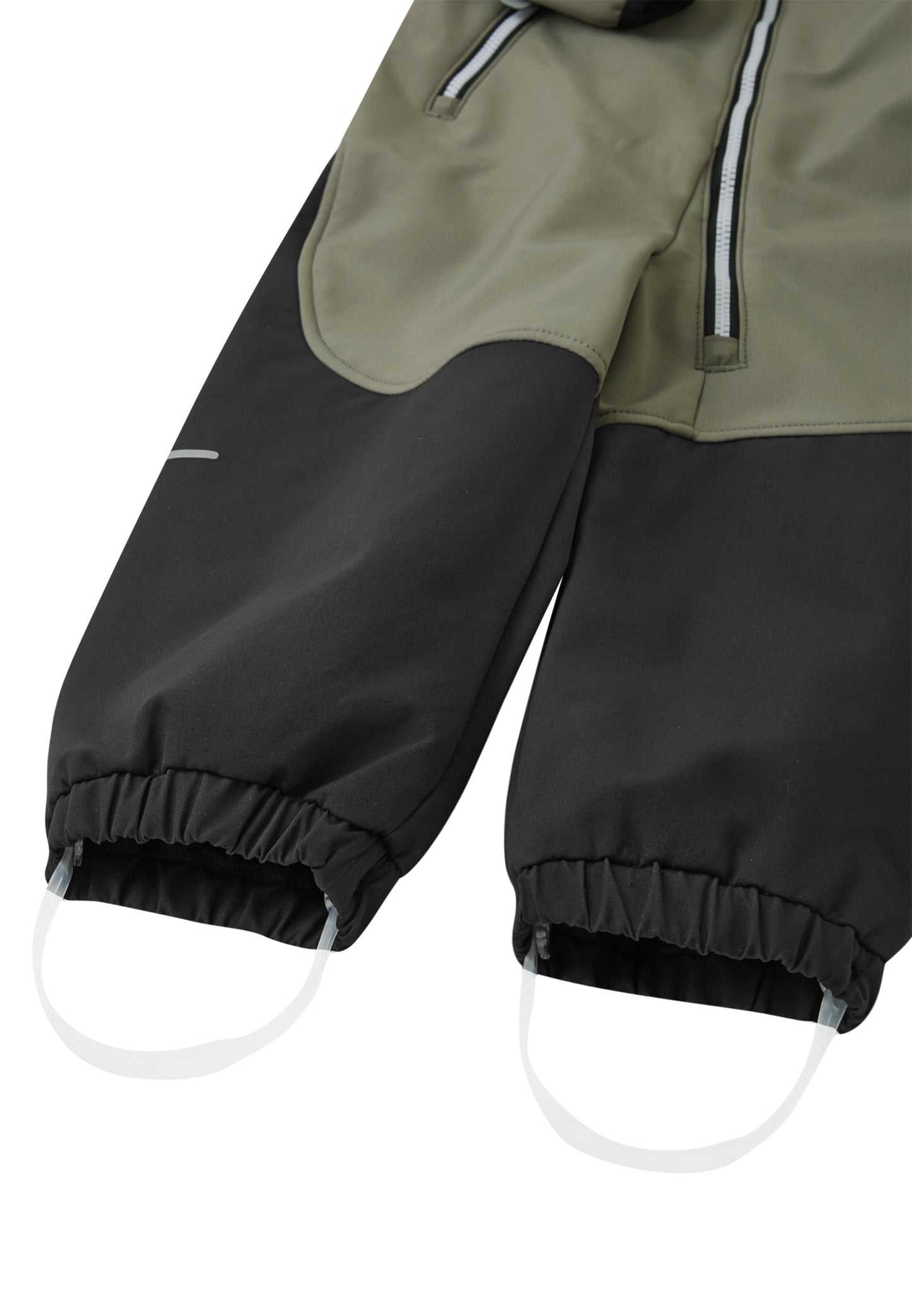 REIMA gefütterter Softshell-Overall<br> Mjosa <br>Waldspielgruppe, Outdoor, KiTa<br> Gr. 74, 80, 92<br> innen warmes Fleece<br> Bein- und Po extra strapazierfähig<br> abnehmbare Fussgummi<br> WS 12'000 mm