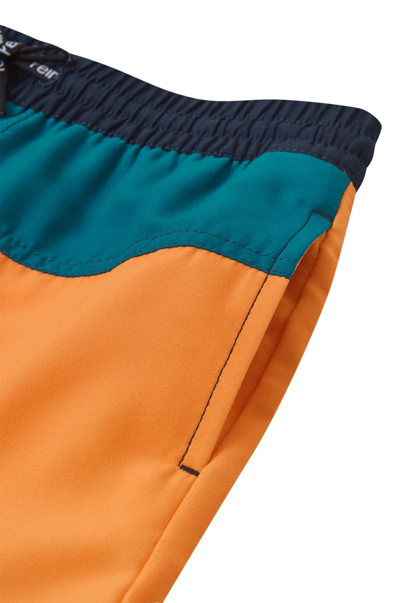 REIMA Badehose <br> Palmu <br>Gr. 110 - 152<br> UV-Schutzfaktor 50+<br> schnelltrocknend<br> Netzhose innen <br>Bund regulierbar<br> Länge Mitte Oberschenkel
