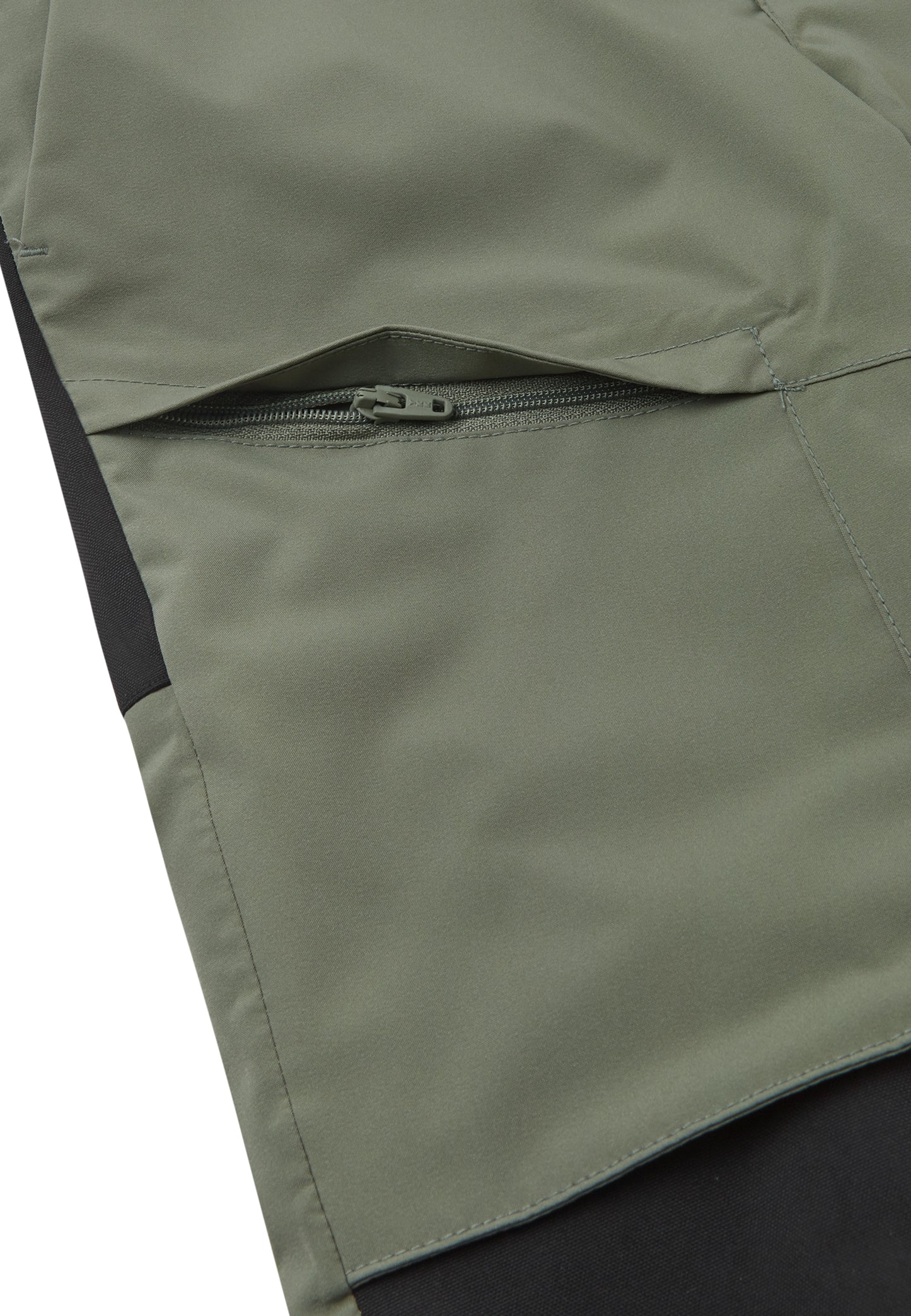 REIMA TEC Regenhose/Outdoorhose <br>Sampu <br>Gr. 104, 110, 122, 128, 134, 140, 146, 152, 158, 164 <br>Bund & Bein-Ende anpassbar<br> strapazierfähige Verstärkungen<br> WS 10'000 mm