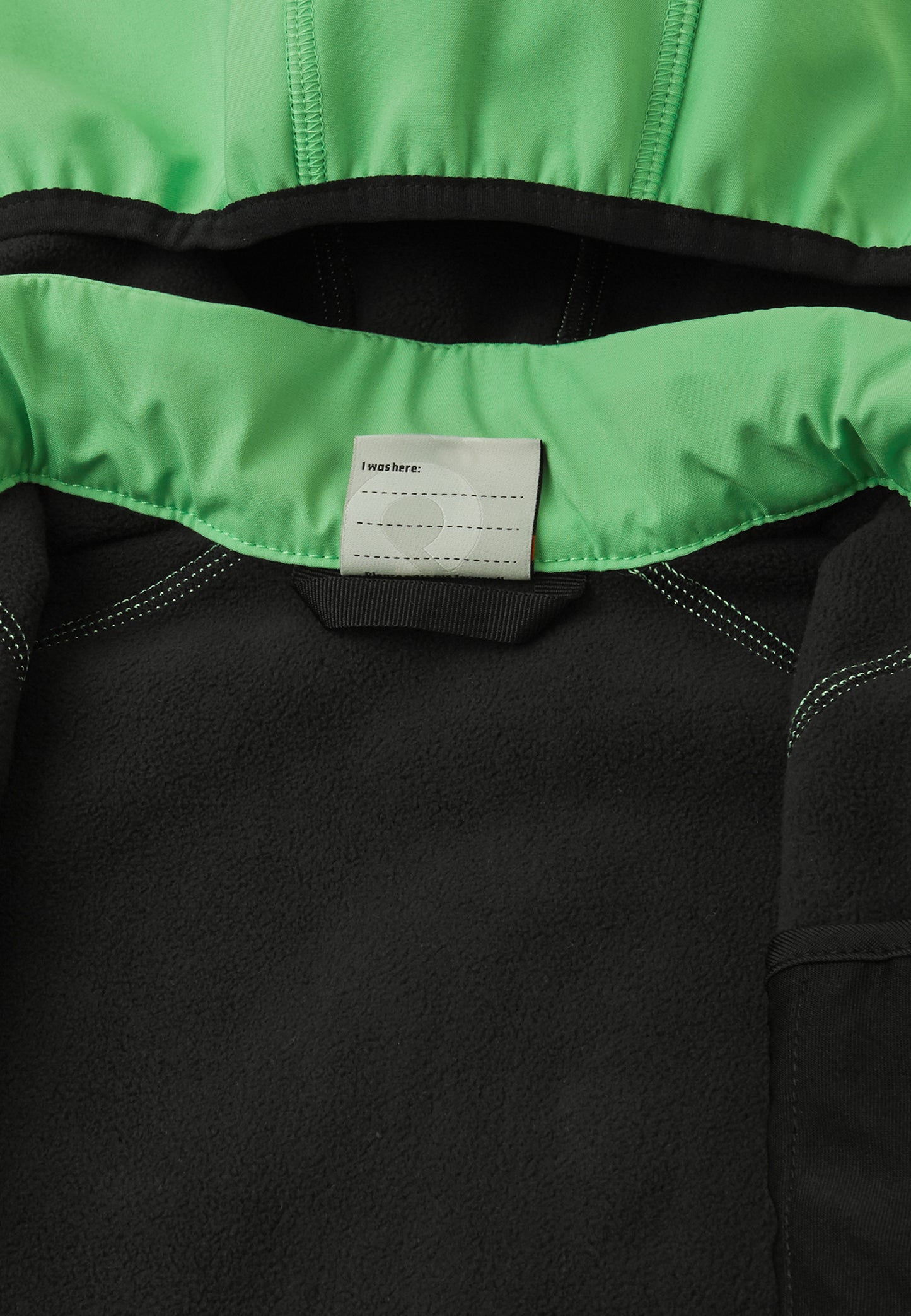 REIMA gefütterte Softshell-Jacke <br>Vantti <br>Gr. 122, 128<br> aussen Softshell<br> innen weiches Fleece <br>WS 10'000 mm