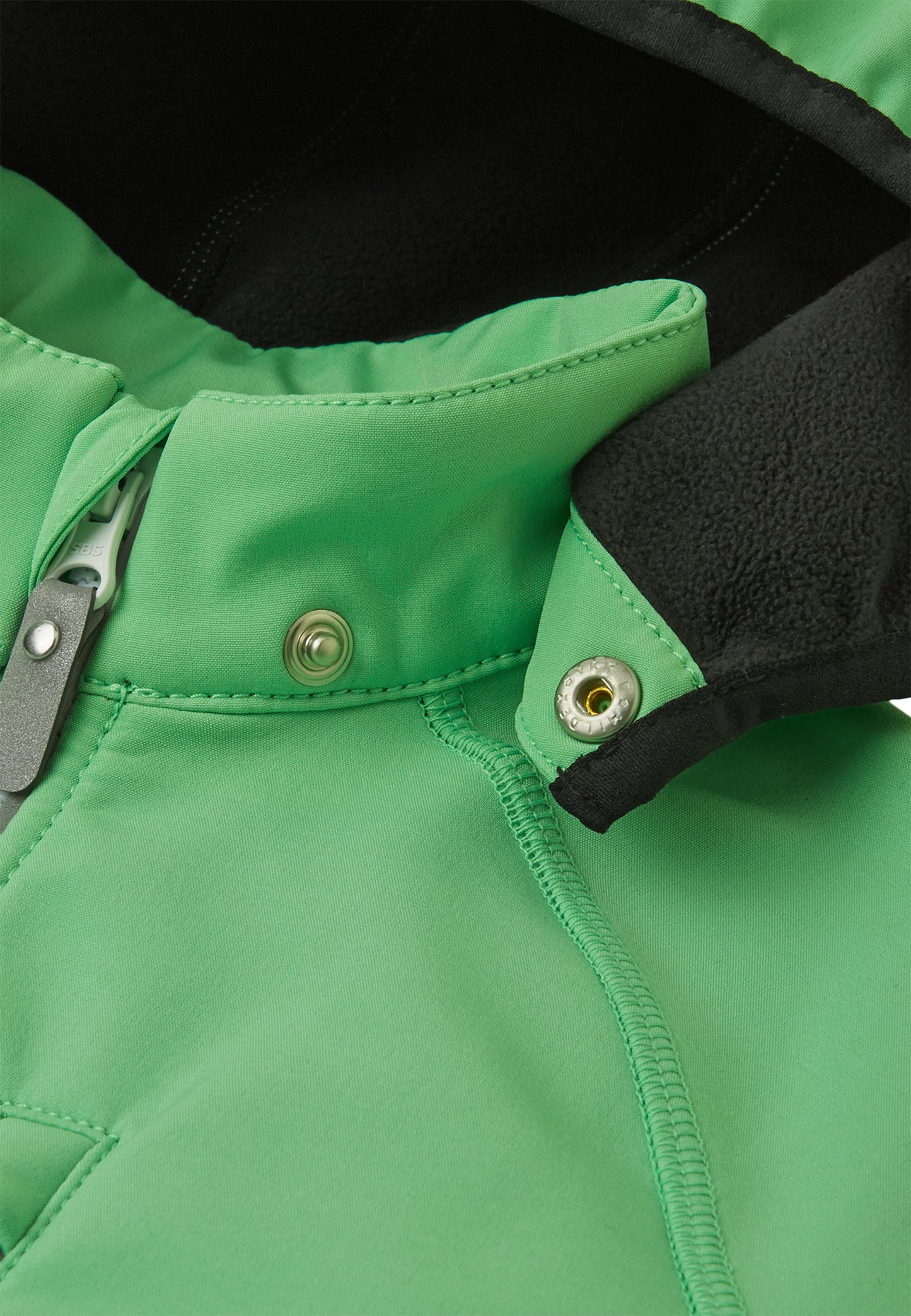 REIMA gefütterte Softshell-Jacke <br>Vantti <br>Gr. 122, 128<br> aussen Softshell<br> innen weiches Fleece <br>WS 10'000 mm