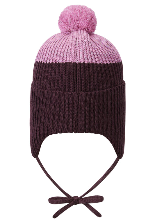 Reima Mütze mit Bändel <br>Pilkotus <br>Gr. 48, 50, 52<br>eingenähtes reflektierendes Garn <br>innen hautfreundliches Fleece<br> aussen warmer, wasserabweisender Woll-Mix<br> Windstopper-Membrane im Ohrbereich